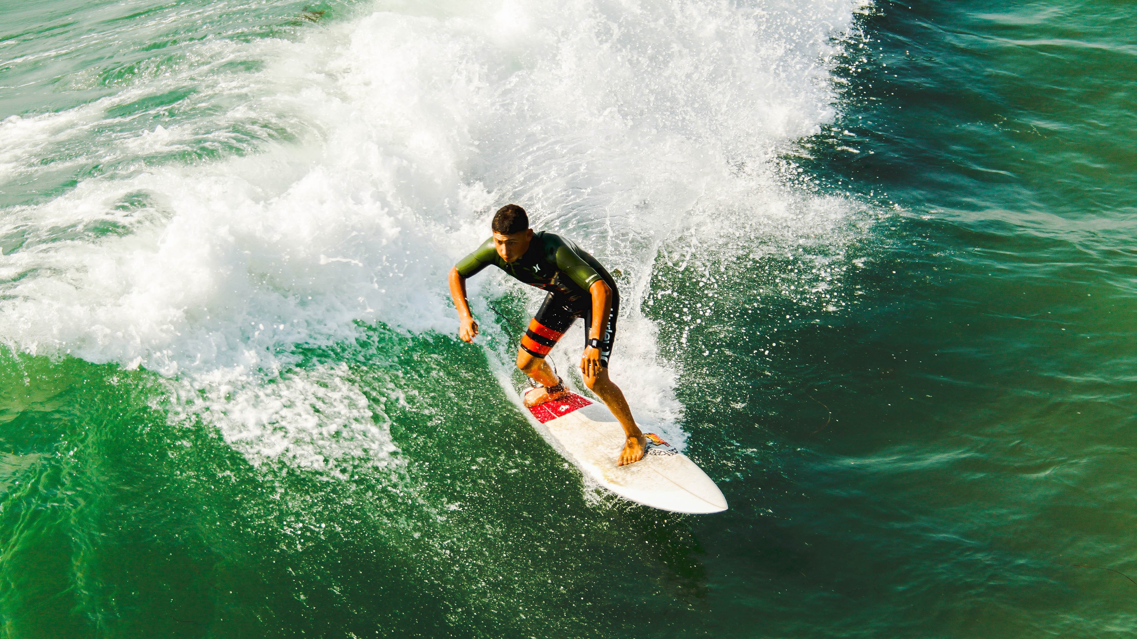 奥预赛中国女足夺冠 球迷共同庆祝辉煌，中国女足奥预赛成绩