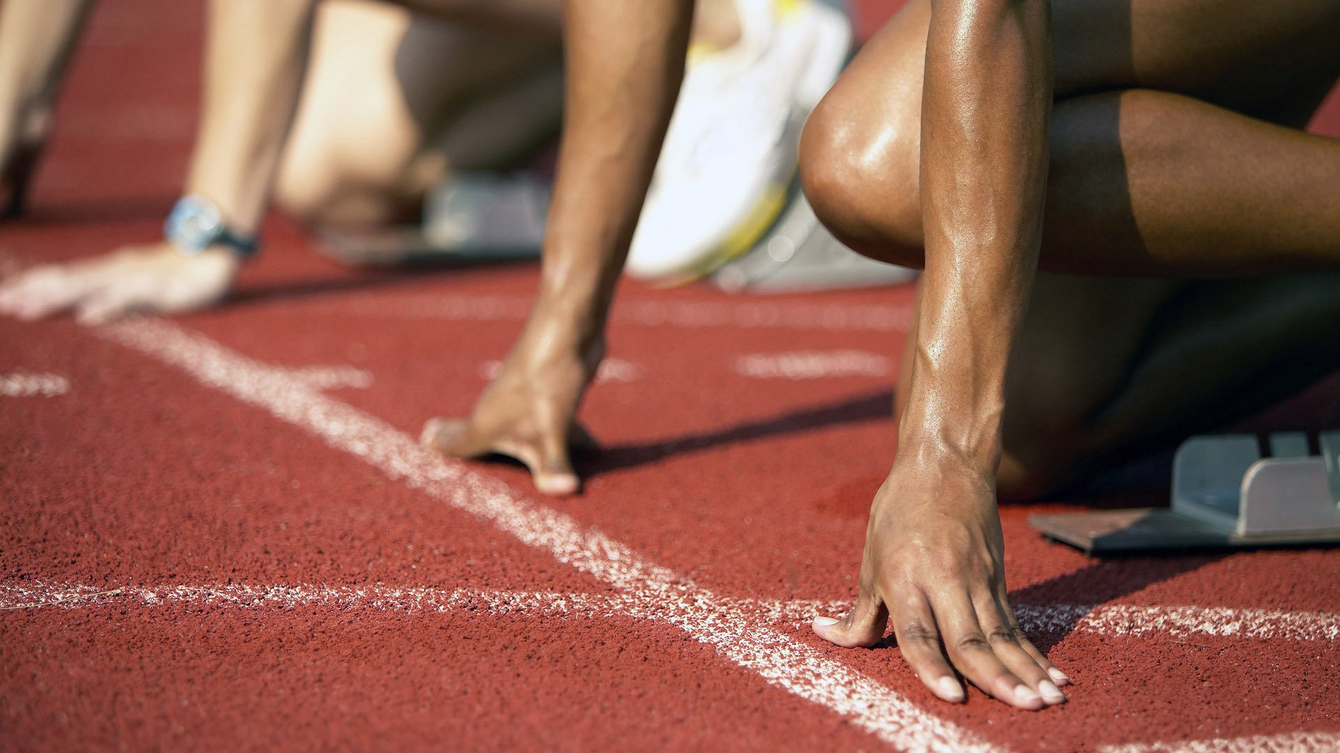 布莱顿的“黑马”本色:德泽尔比的战术魔法