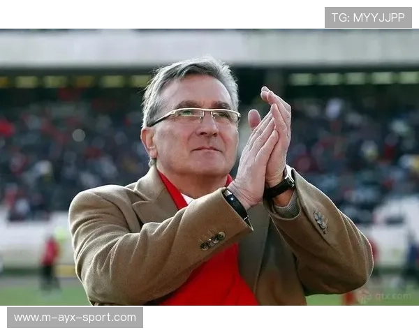 球员在赛季表现出色被选入国家队集训名单，国家队入籍球员