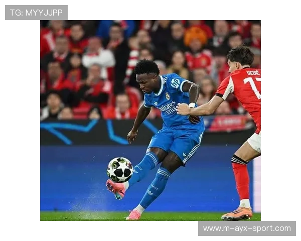 特鲁宾单场贡献8次神级扑救，本菲卡主场0比0闷平皇家马德里